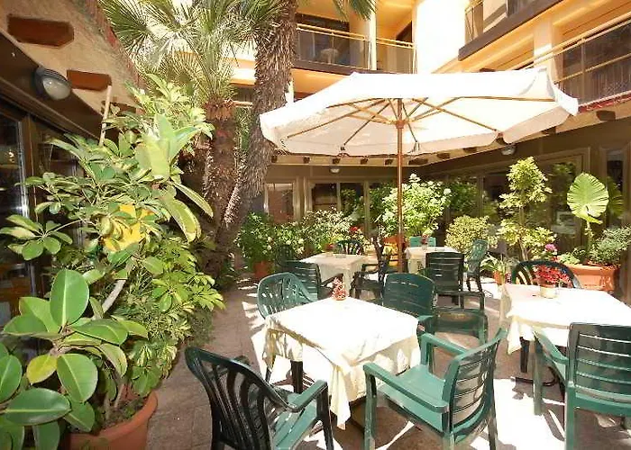 Mercedes Hotel 3*