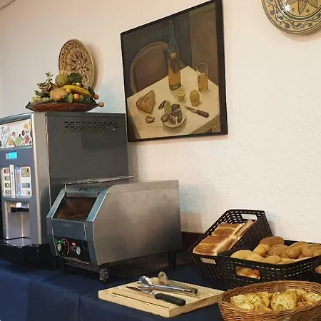 Mercedes 酒店 滨海略雷特